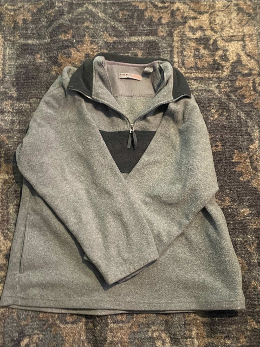 Perry Ellis Gray and Black Fleece-Lined Pullover